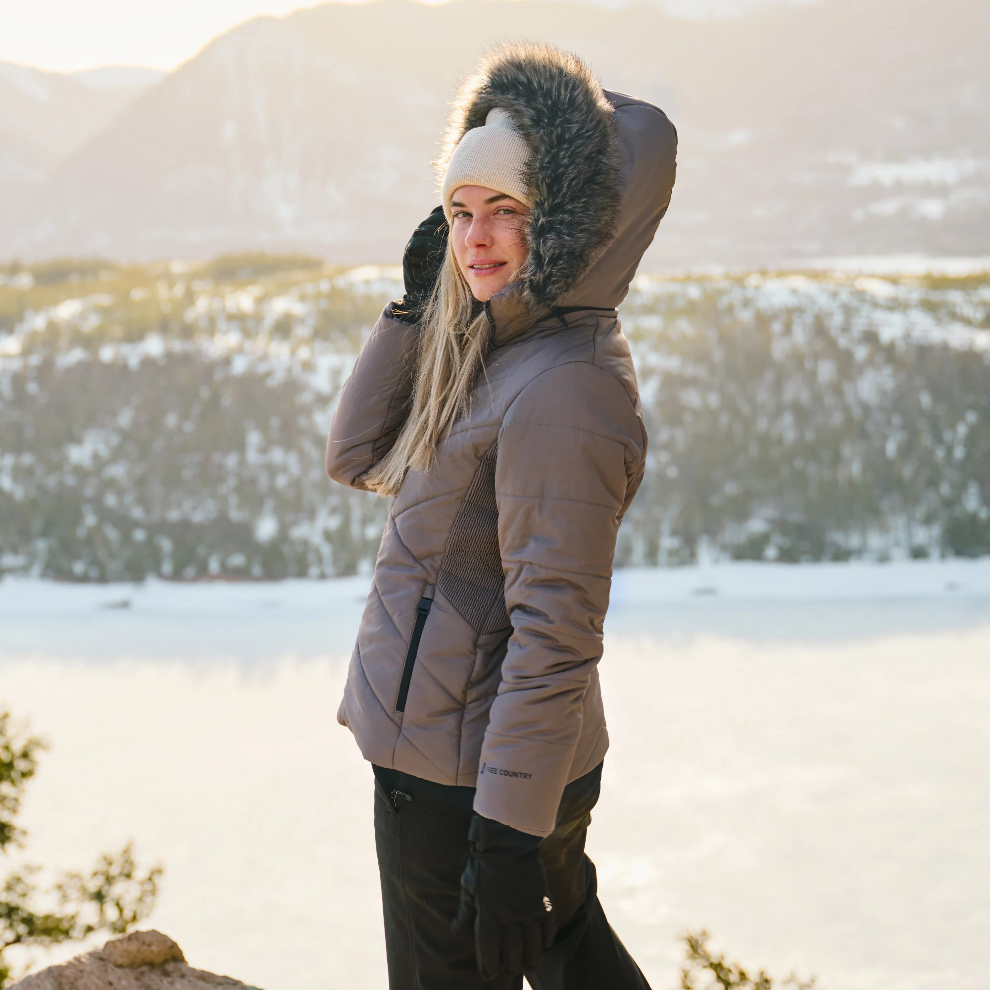 Women's Brisk II Parka Jacket - Image 14
