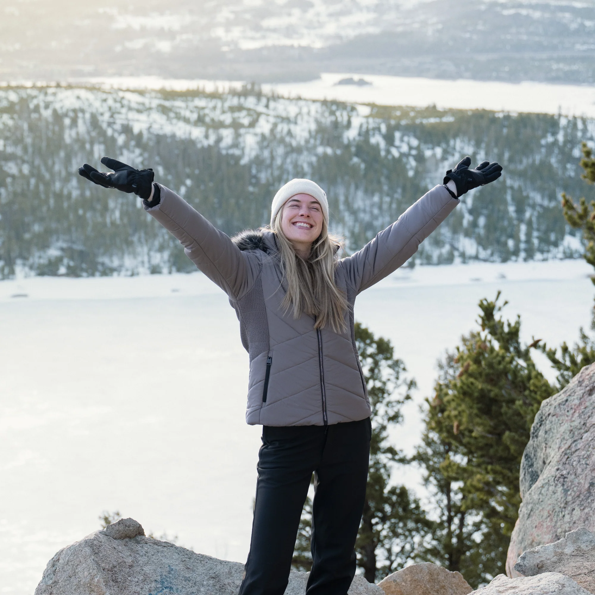 Women's Brisk II Parka Jacket - Image 18