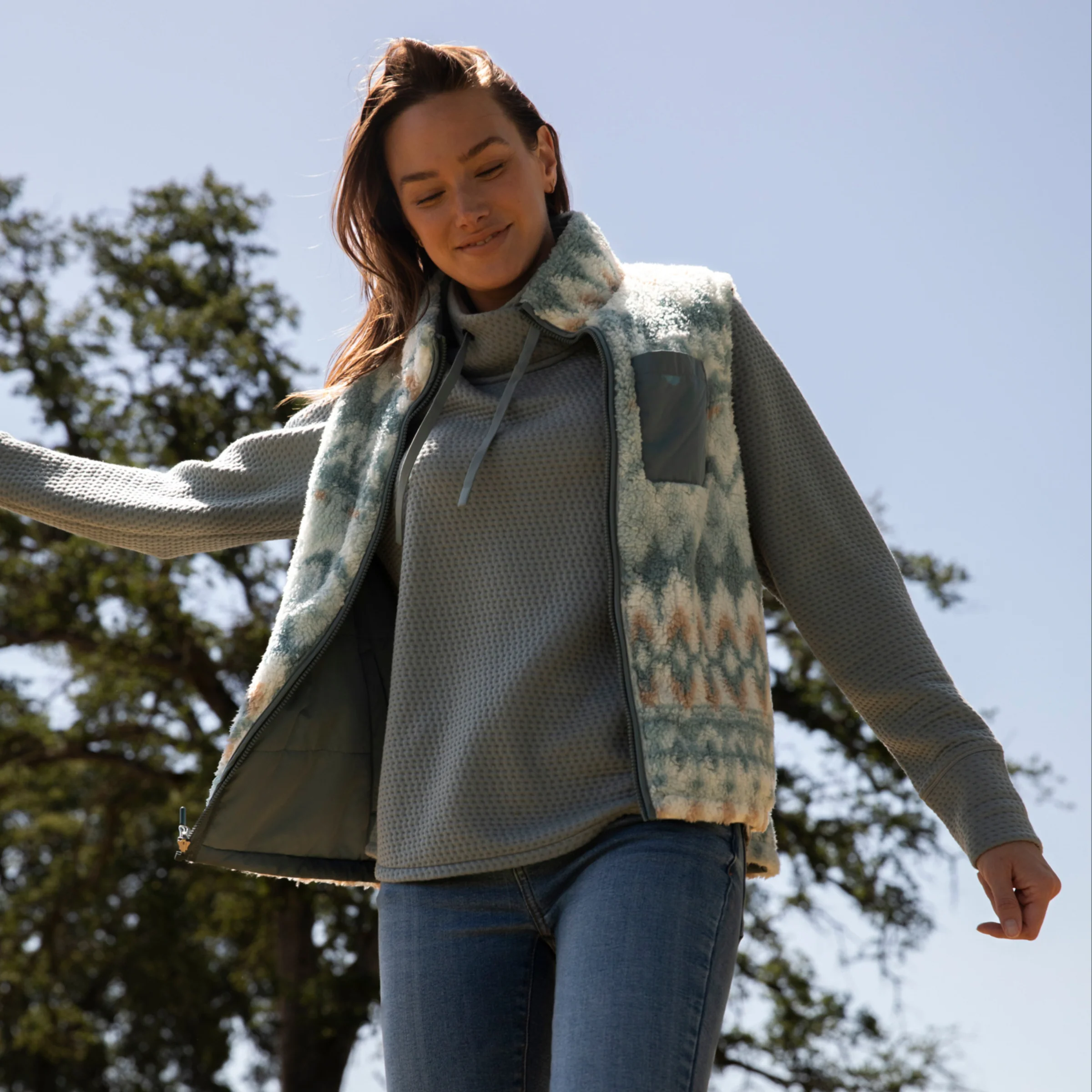 Women's Venture Stratus Lite Reversible Vest - Image 10