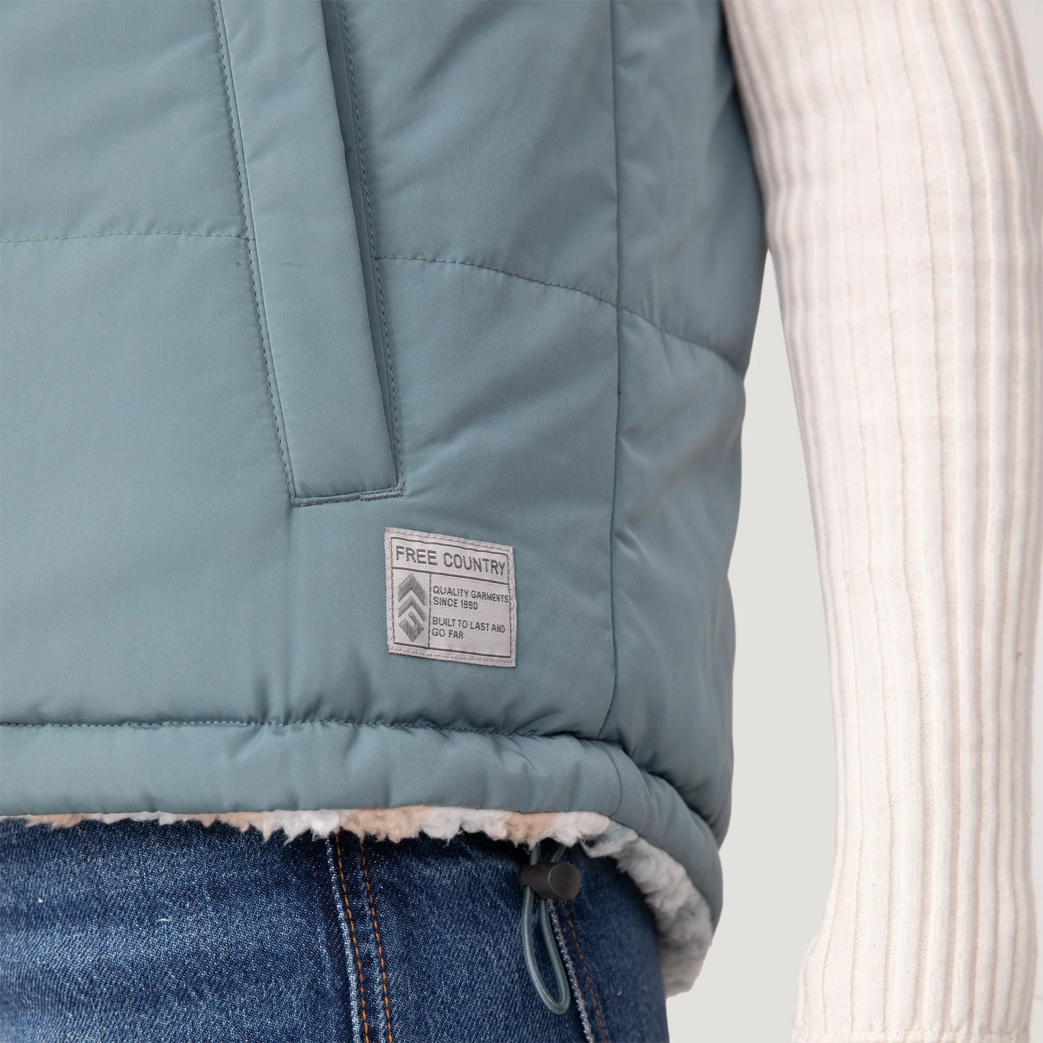 Women's Venture Stratus Lite Reversible Vest - Image 19